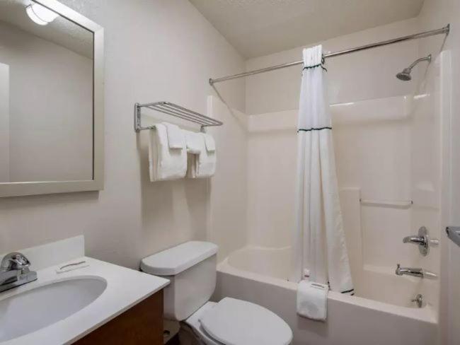 Birch Hill Suites Kansas City - Independence Εξωτερικό φωτογραφία