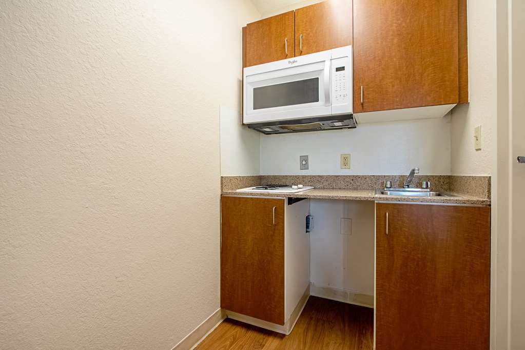 Birch Hill Suites Kansas City - Independence Δωμάτιο φωτογραφία