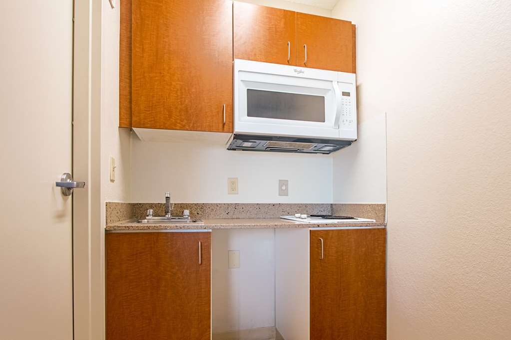 Birch Hill Suites Kansas City - Independence Δωμάτιο φωτογραφία